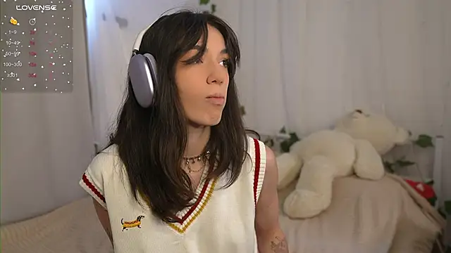 Snapshot of mystica_ chatting on September 29, 7:24 am mystica  online show from September 29, 7:24 am