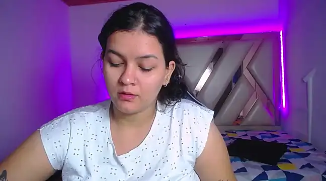 Snapshot of kriss_sweetboobs10 chatting on March 21, 12:28 pm kriss sweetboobs10 online show from March 21, 12:28 pm