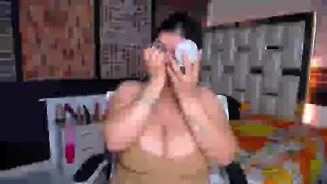 Snapshot of kriss_sweetboobs10 chatting on September 18, 6:54 pm kriss sweetboobs10 online show from September 18, 6:54 pm