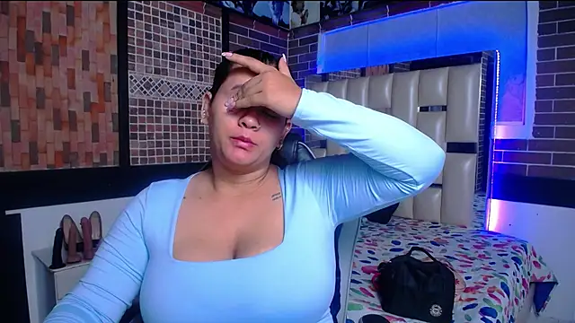 Snapshot of kriss_sweetboobs10 chatting on October 7, 12:35 pm kriss sweetboobs10 online show from October 7, 12:35 pm