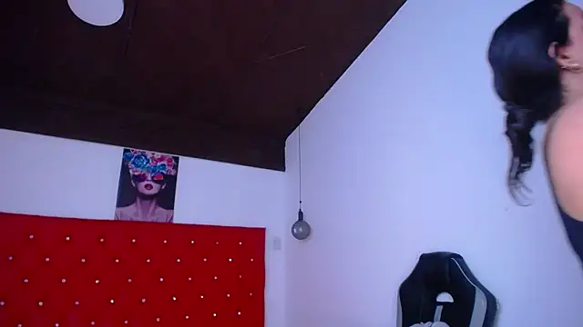 kriss sweetboobs10 online show from May 13, 12:46 pm