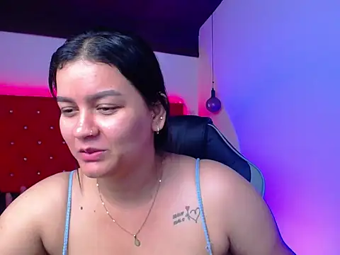 Snapshot of kriss_sweetboobs10 chatting on May 30, 2:03 pm kriss sweetboobs10 online show from May 30, 2:03 pm
