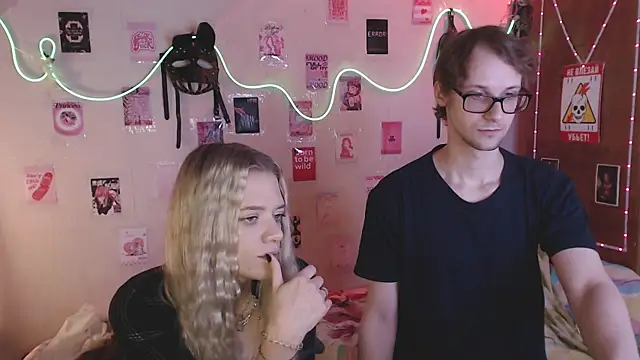 Your Horny Friends online show from September 23, 1:36 pm