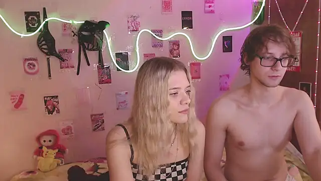 Your Horny Friends online show from October 17, 1:25 pm