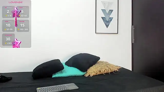 Mia Collivens online show from October 30, 12:17 pm