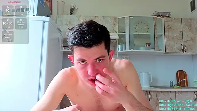 Snapshot of Danny__Magic chatting on September 21, 7:32 am Danny Magic online show from September 21, 7:32 am