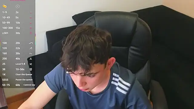 lukeboyce33 online show from September 22, 9:28 pm