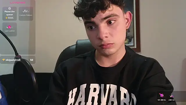 Snapshot of lukeboyce33 chatting on March 2, 5:08 am lukeboyce33 online show from March 2, 5:08 am