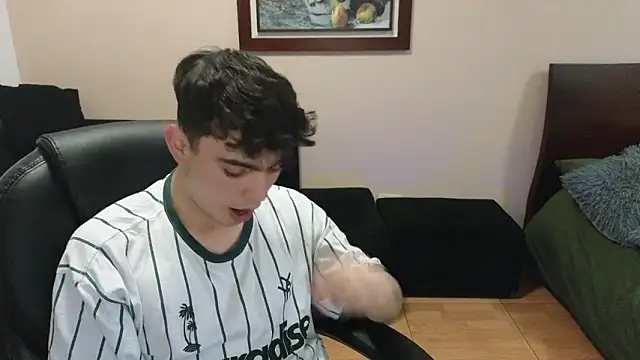 Snapshot of lukeboyce33 chatting on March 14, 11:21 pm lukeboyce33 online show from March 14, 11:21 pm