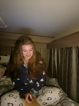 Snapshot of Amesthyst_destiny chatting on December 2, 3:12 am Amesthyst destiny online show from December 2, 3:12 am