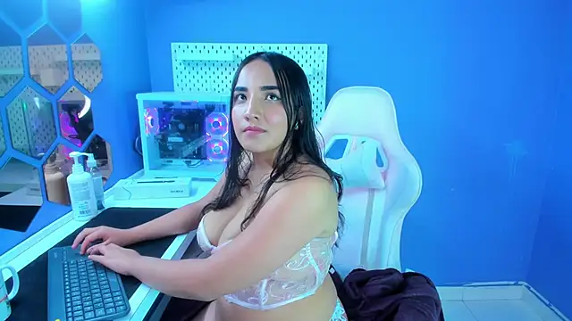 Snapshot of Alice_26_ chatting on October 23, 8:29 pm Alice 26 online show from October 23, 8:29 pm