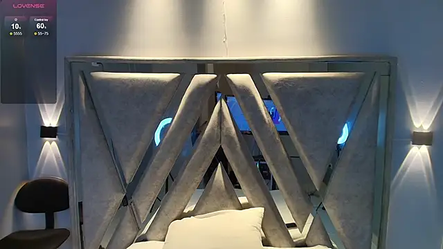 Snapshot of Alice_26_ chatting on October 29, 7:59 pm Alice 26 online show from October 29, 7:59 pm