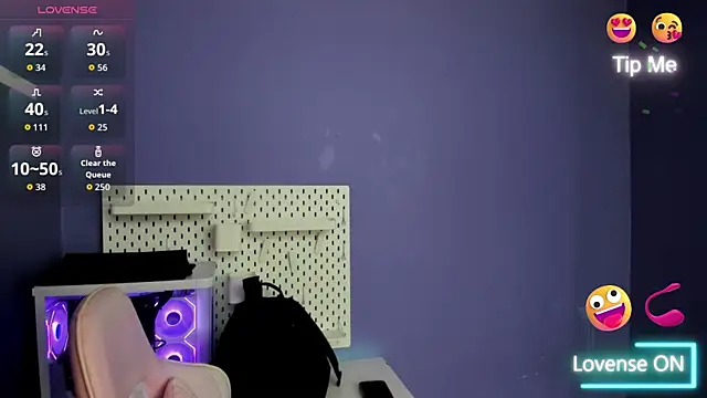 Snapshot of Alice_26_ chatting on November 12, 3:23 pm Alice 26 online show from November 12, 3:23 pm