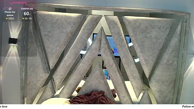 Snapshot of Alice_26_ chatting on November 18, 2:43 pm Alice 26 online show from November 18, 2:43 pm