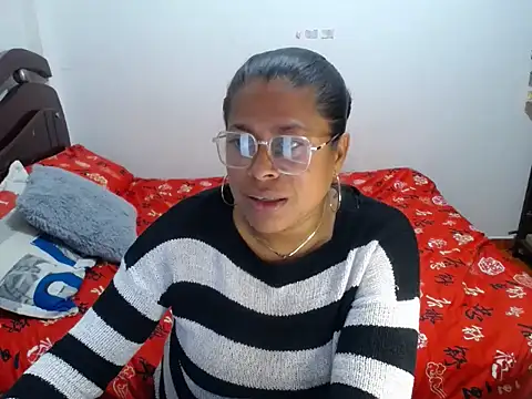 Tu-Reina online show from October 21, 2:45 am