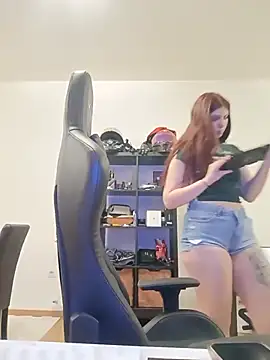MeCherryy online show from May 14, 8:15 pm