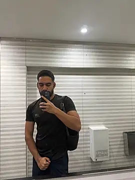 Snapshot of Leon__Hart_ chatting on July 1, 4:18 pm Leon Hart online show from July 1, 4:18 pm
