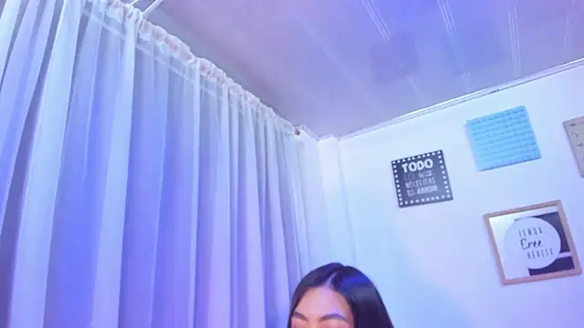 Snapshot of Pretty_Johnson_ chatting on February 14, 12:02 pm Pretty Johnson online show from February 14, 12:02 pm