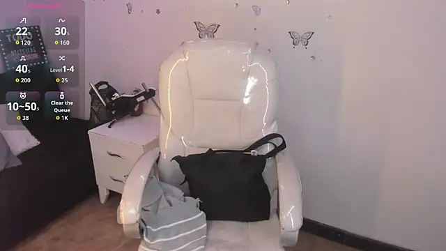 Snapshot of Pretty_Johnson_ chatting on April 7, 11:32 am Pretty Johnson online show from April 7, 11:32 am