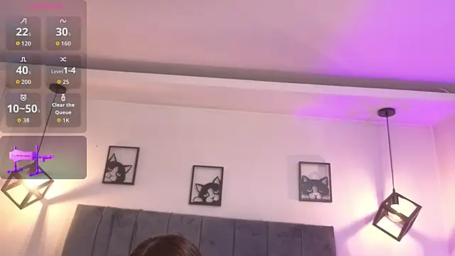 Pretty Johnson  online show from May 11, 1:28 pm