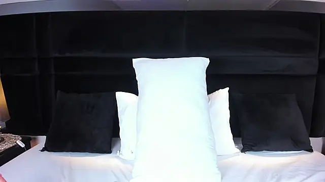 LauraCarther online show from December 14, 5:40 pm