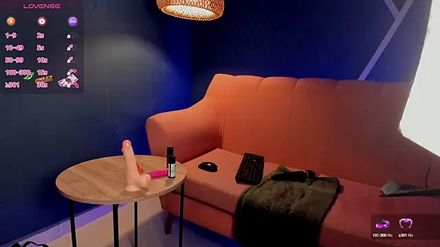 DakotaWard online show from March 18, 10:58 pm