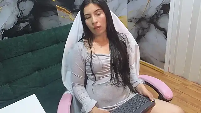 Snapshot of valery_0803 chatting on October 20, 7:36 pm valery 0803 online show from October 20, 7:36 pm