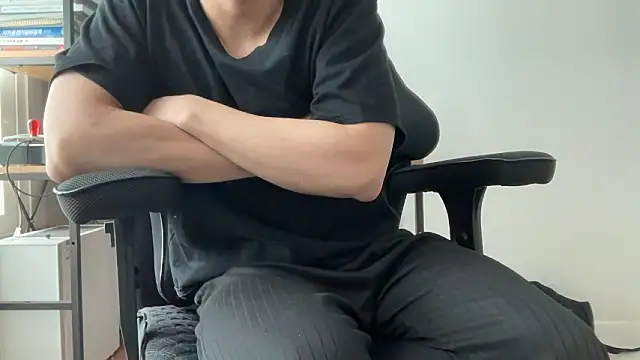 Snapshot of assrkjs1010 chatting on February 3, 2:53 am assrkjs1010 online show from February 3, 2:53 am