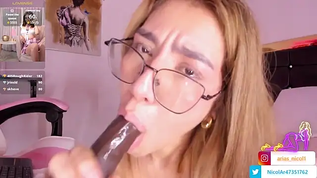 Nicole blake  online show from January 17, 2:22 pm