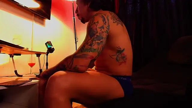 Snapshot of josemeirelesfox chatting on September 25, 6:11 pm josemeirelesfox online show from September 25, 6:11 pm