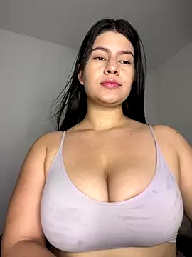 Saanvi21 online show from November 18, 10:36 pm