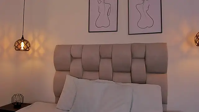 Snapshot of Hanna_Evans__ chatting on September 21, 11:45 am Hanna Evans online show from September 21, 11:45 am