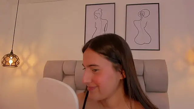 Snapshot of Hanna_Evans__ chatting on September 24, 12:19 pm Hanna Evans online show from September 24, 12:19 pm