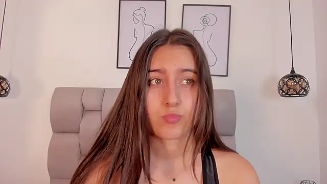 Snapshot of Hanna_Evans__ chatting on October 7, 12:02 pm Hanna Evans online show from October 7, 12:02 pm