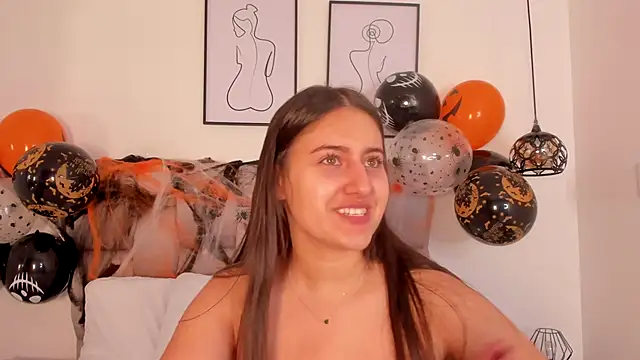 Snapshot of Hanna_Evans__ chatting on October 23, 12:37 pm Hanna Evans online show from October 23, 12:37 pm