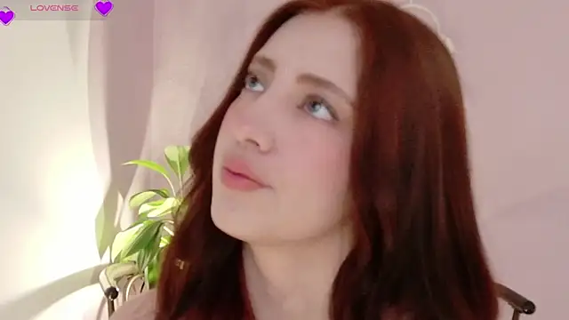 Snapshot of Rebbecawhite_meow chatting on June 13, 4:38 pm Rebbecawhite meow online show from June 13, 4:38 pm