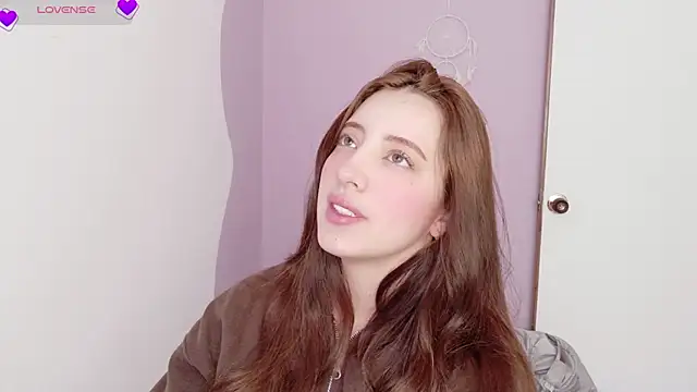 Snapshot of Rebbecawhite_meow chatting on July 9, 5:50 pm Rebbecawhite meow online show from July 9, 5:50 pm