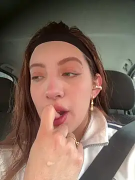 Snapshot of Rebbecawhite_meow chatting on July 11, 4:10 pm Rebbecawhite meow online show from July 11, 4:10 pm