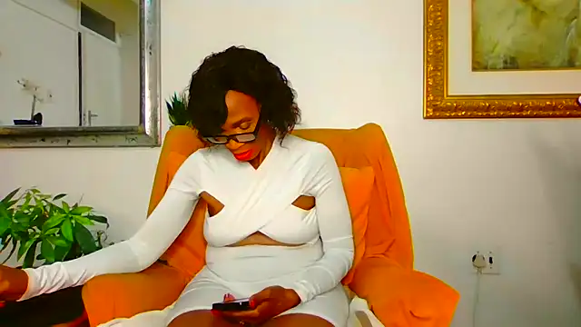ModelZoee online show from April 24, 5:37 pm
