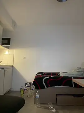 Snapshot of Renoirmonter chatting on October 16, 6:42 pm Renoirmonter online show from October 16, 6:42 pm