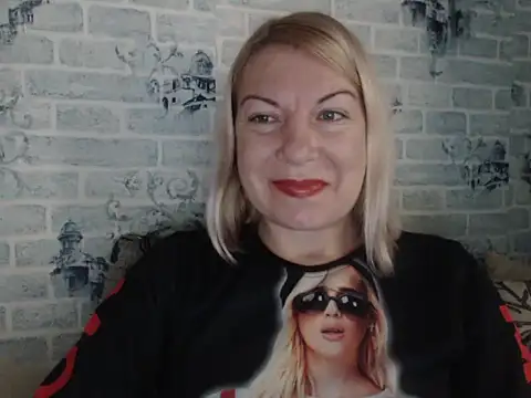 Snapshot of Lillia_Ray chatting on November 9, 10:24 am Lillia Ray online show from November 9, 10:24 am