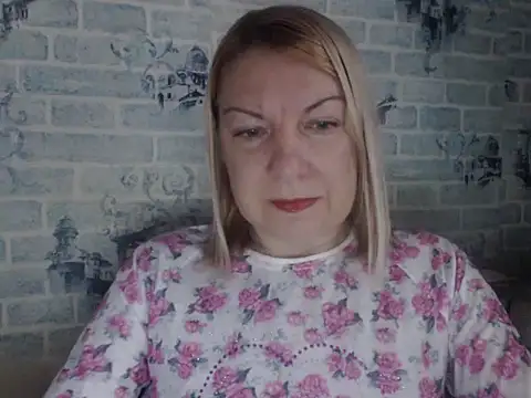 Snapshot of Lillia_Ray chatting on November 27, 7:32 am Lillia Ray online show from November 27, 7:32 am