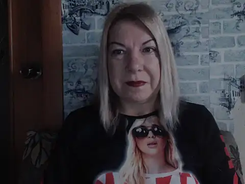 Snapshot of Lillia_Ray chatting on January 6, 6:17 am Lillia Ray online show from January 6, 6:17 am