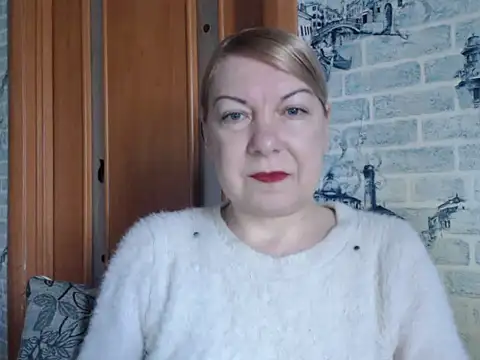 Snapshot of Lillia_Ray chatting on February 9, 8:18 am Lillia Ray online show from February 9, 8:18 am