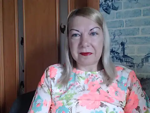 Lillia Ray online show from May 17, 6:55 am