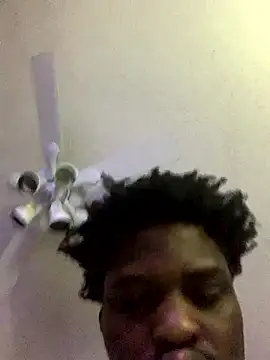 Snapshot of bbcuncut10 chatting on April 5, 5:43 pm bbcuncut10 online show from April 5, 5:43 pm