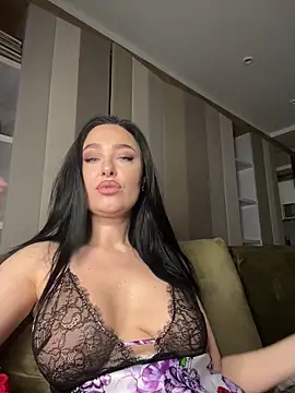 Snapshot of Black_swan7777 chatting on March 15, 10:43 am Black swan7777 online show from March 15, 10:43 am