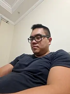 awesometeacher33 online show from May 18, 4:02 pm