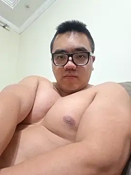 awesometeacher33 online show from May 19, 1:56 am
