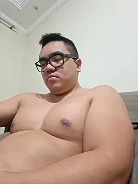 awesometeacher33 online show from May 19, 4:46 pm